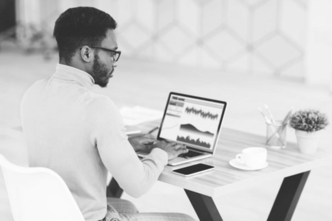Activitate de grup în cadrul Elegantex Labs